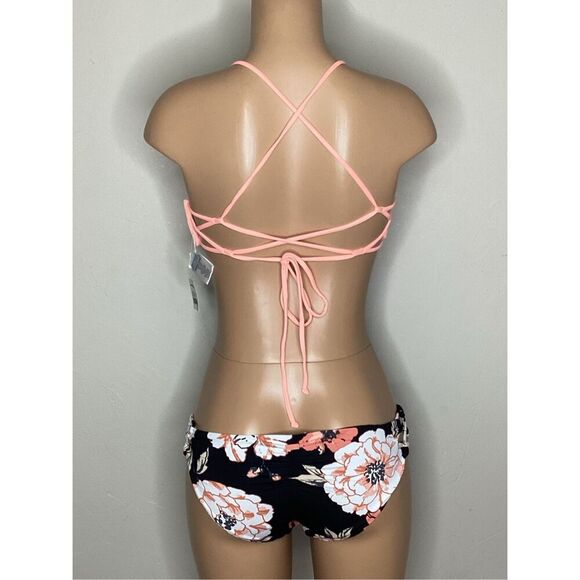 New. Roxy & O’Neill bikini set. S/L. Retails $89 - Picture 4 of 8